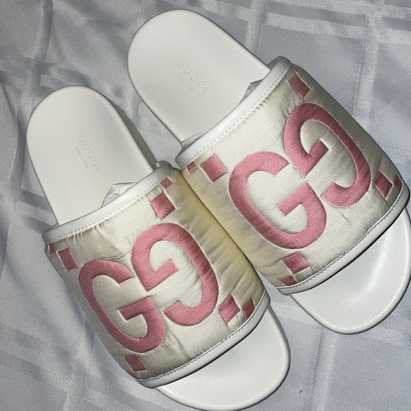 New authentic Gucci maxi GG slide - Picture 2 of 10